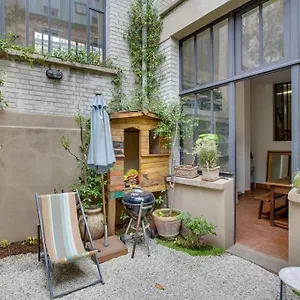 Elegance And Charm At Leandre Appartement Paris